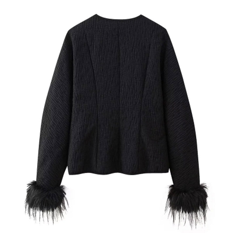 Veste Nocturne à Plumes – Élégance Gothique Noire