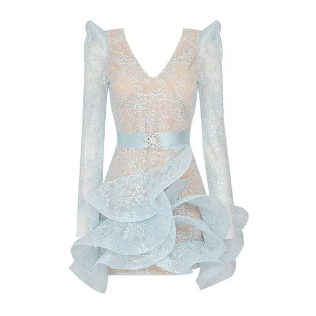 Robe Céleste Argentée à Sequins & Volants Sculpturaux