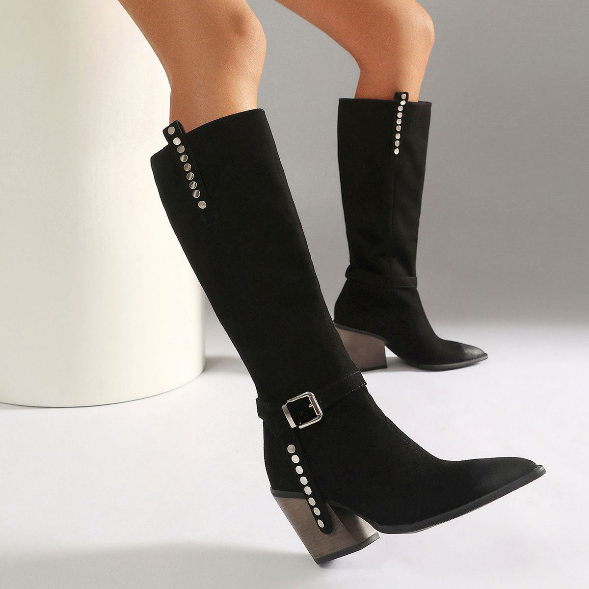 Bottes Hautes Cloutées à Bout Pointu – Reine des Glaces