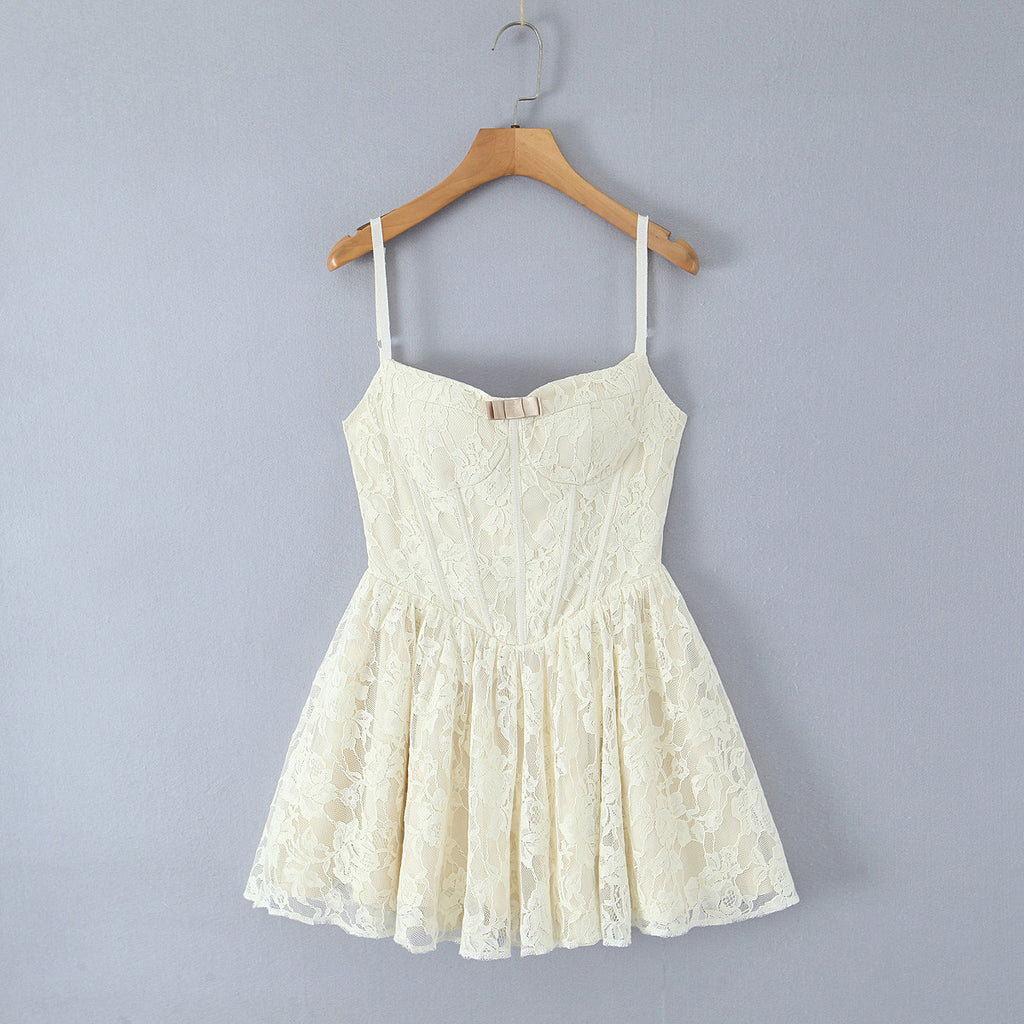 🎪 La Petite Funambule — Robe en Dentelle Ivoire