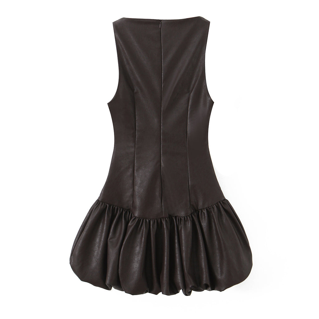 L’Exilée des Cieux — Robe Noire Effet Cuir