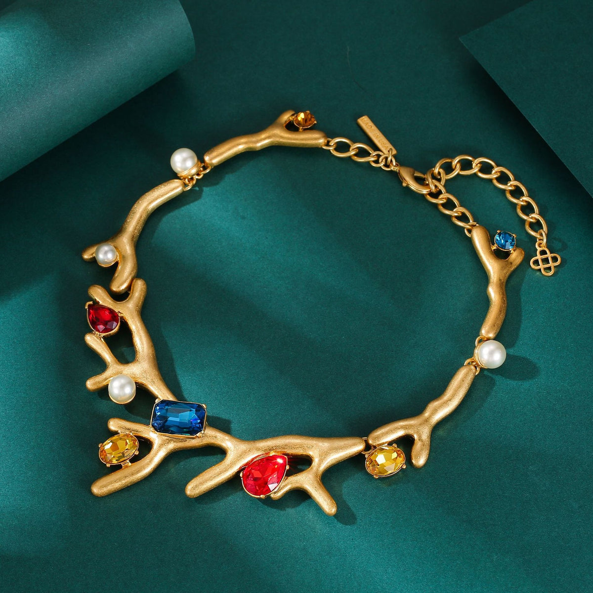 Collier Corail des Abysses – Perles & Pierres Précieuses