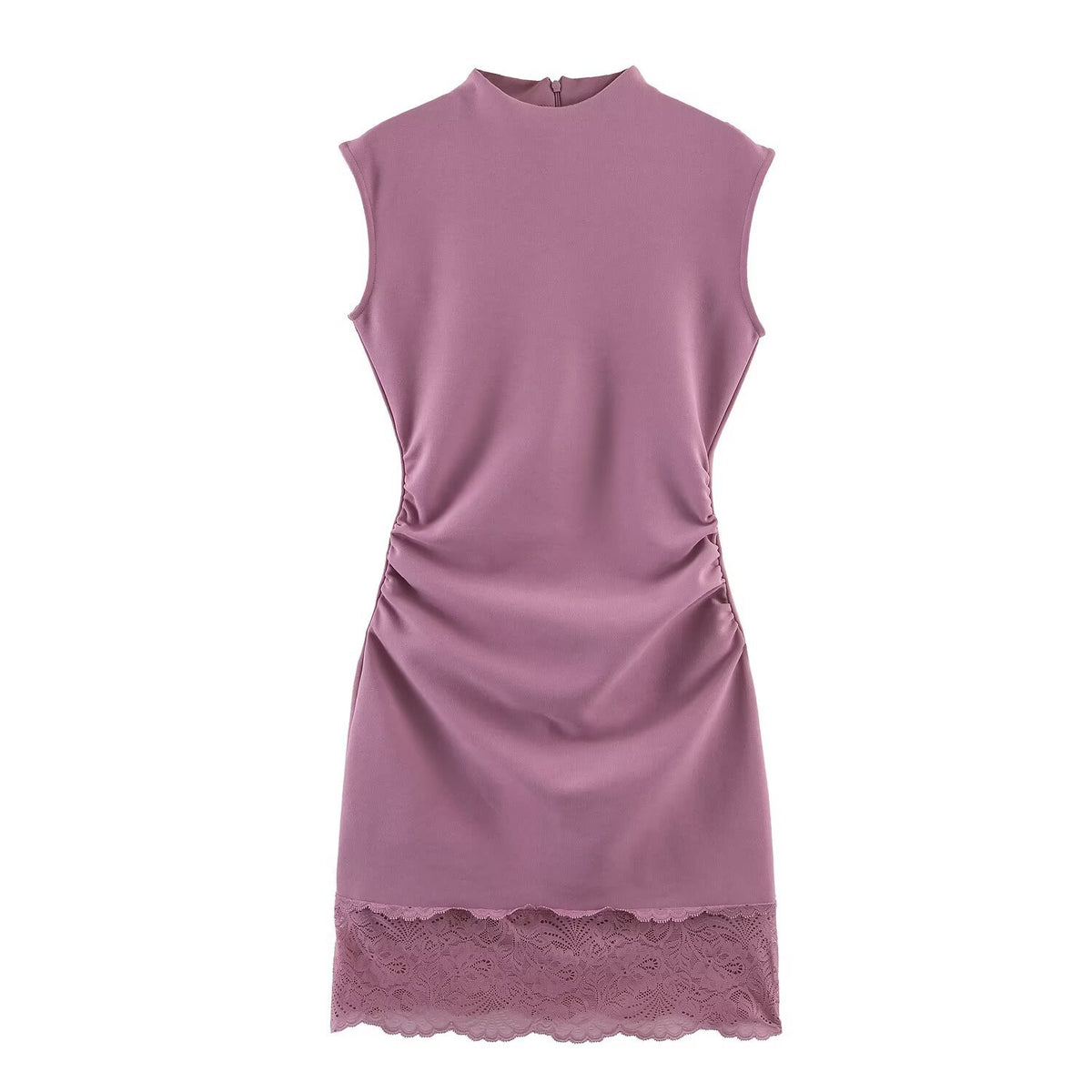 Robe Courte Satinée à Dentelle – Élégance Nocturne