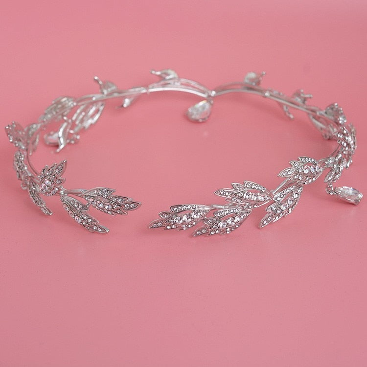 Diadème de la Mariée Éthérée – Feuillage Cristallin & Gouttes