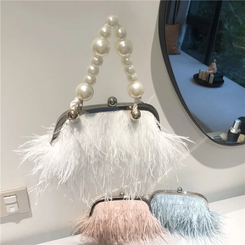 Sac de Soirée Plumes & Perles – Éclat d’Hiver