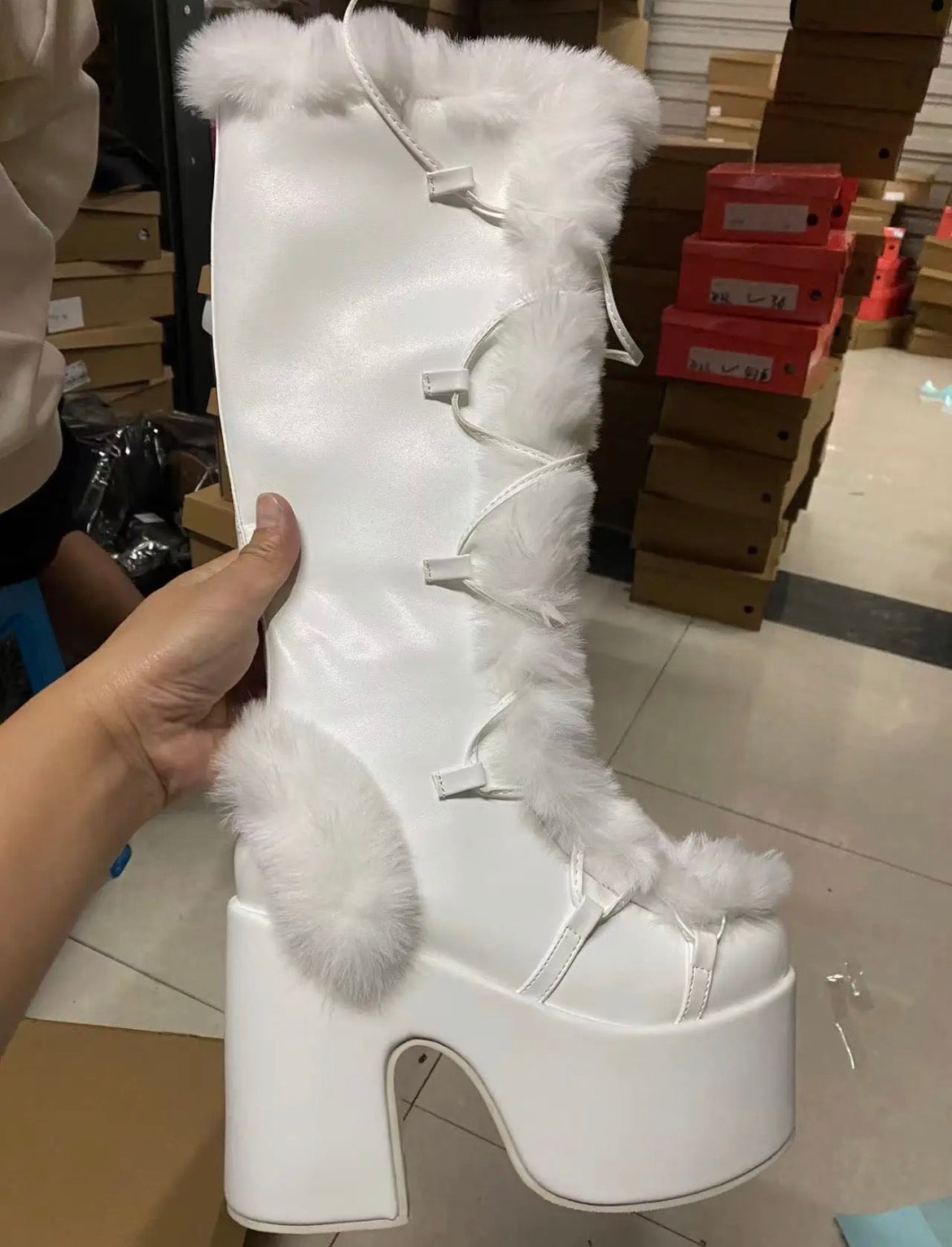 Bottes Impériales de l’Hiver Noir – Fourrure & Plateforme