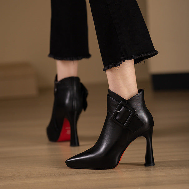 Bottines à talons “Nocturne Fatale” – boucle gothique et bout pointu