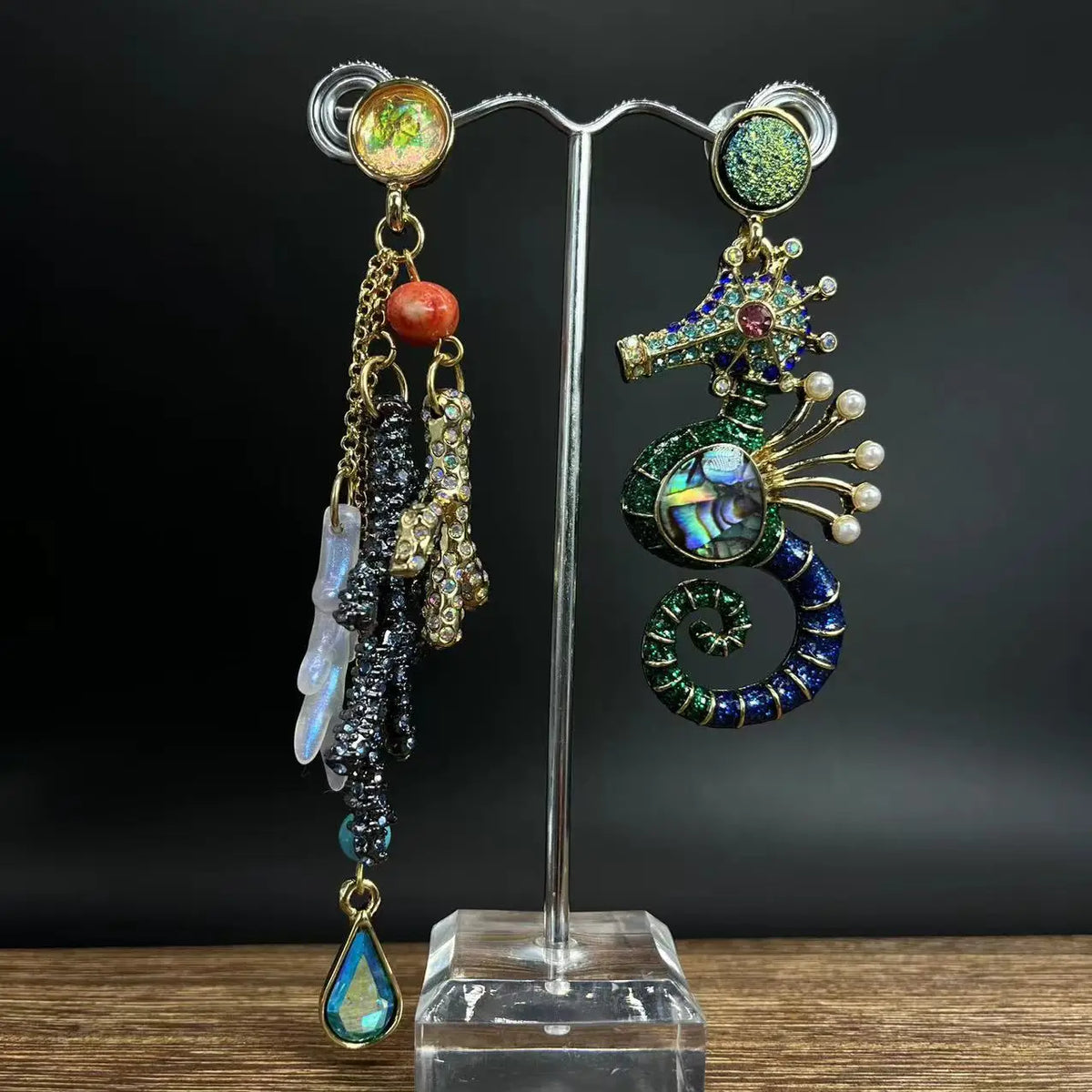 Les Reliques de l’Hippocampe — Boucles d’Oreilles Asymétriques
