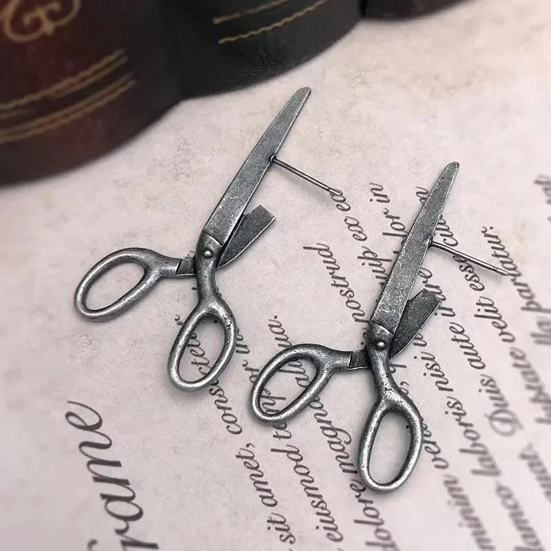 Les Ciseaux de Minuit — Boucles d’Oreilles Gothiques