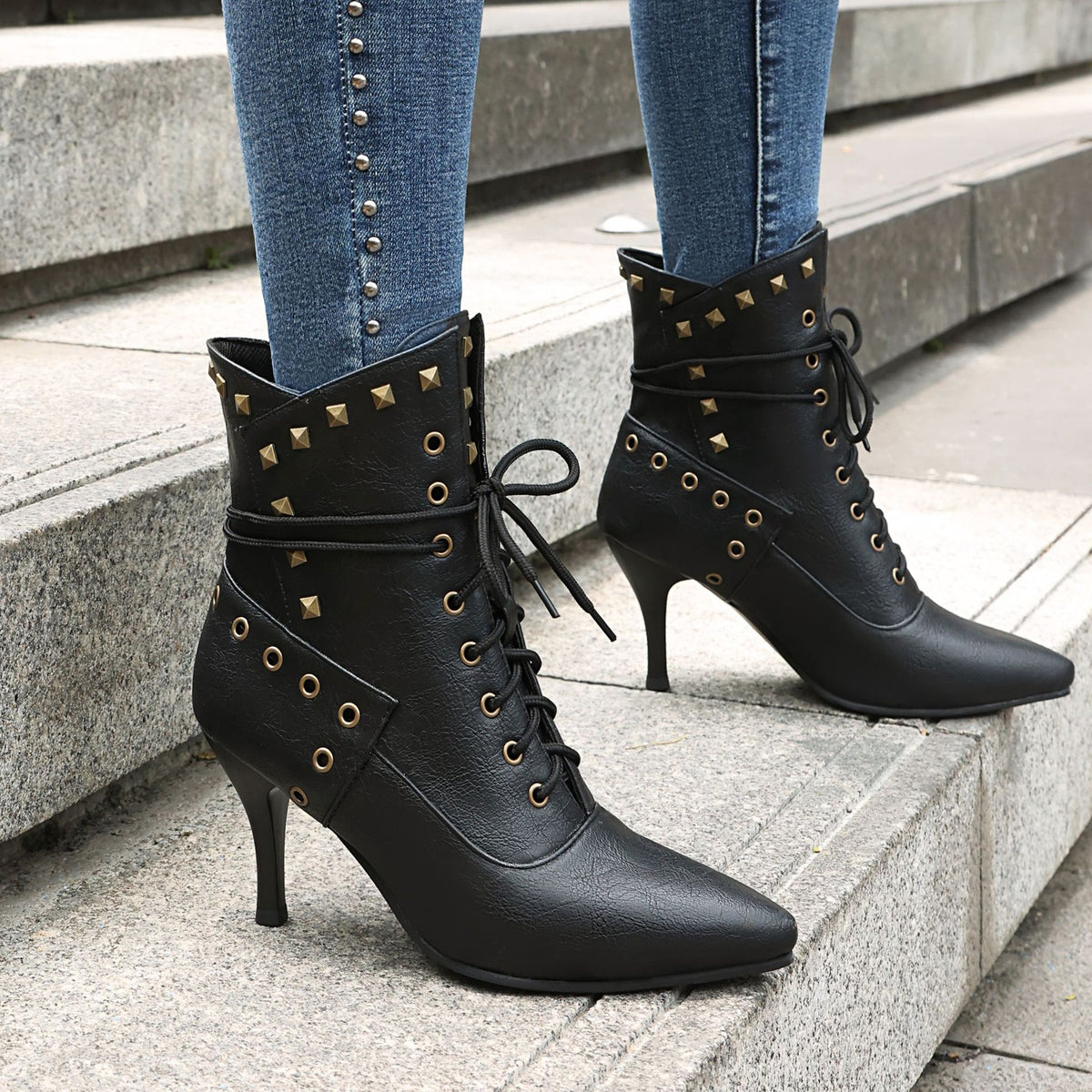 Bottines Nocturne Victorienne – Laçage & Clous