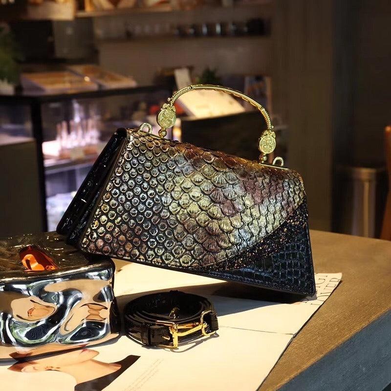 Sac Minaudière Art Déco aux Écailles Irisées