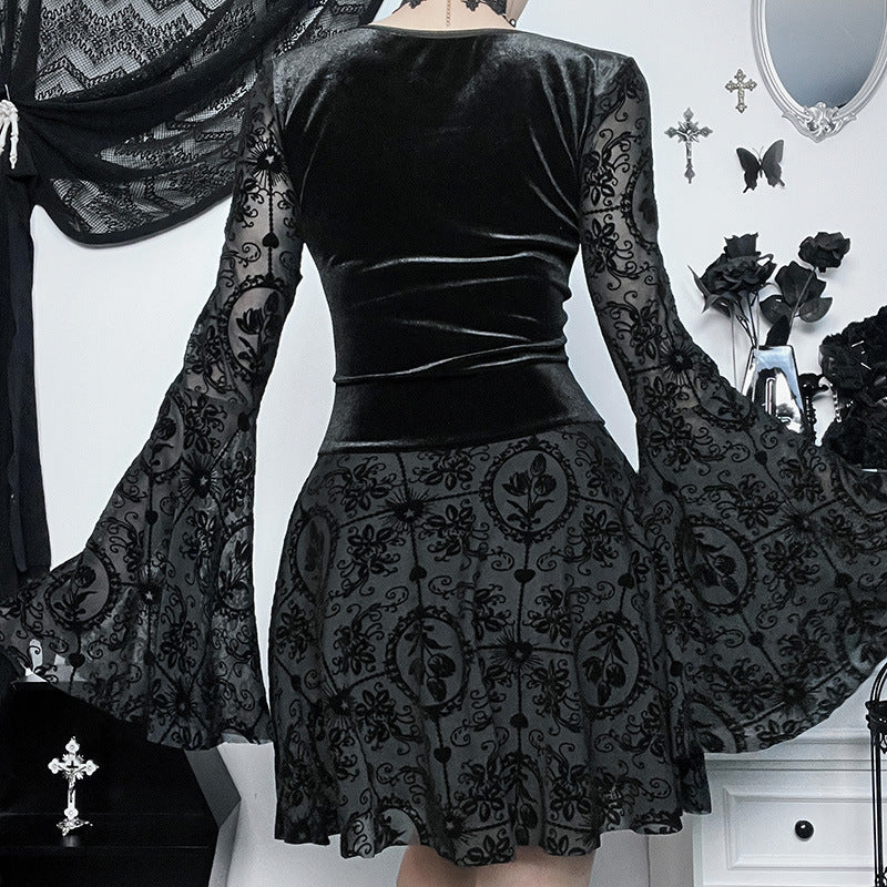 Robe de Salem en Velours Noir & Dentelle – Élégance Victorienne
