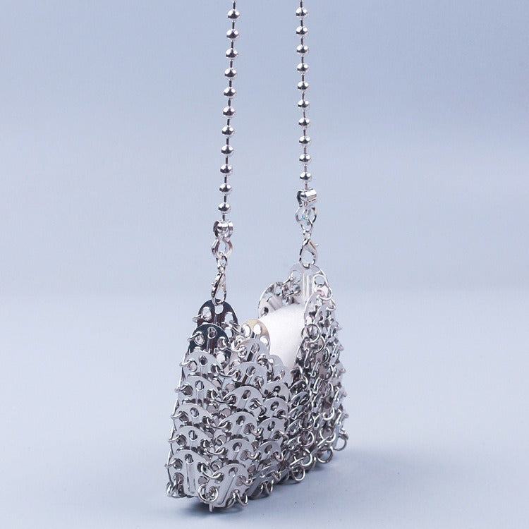 Sac Minaudière Argenté à Sequins & Chaîne – Éclat d’Ombre