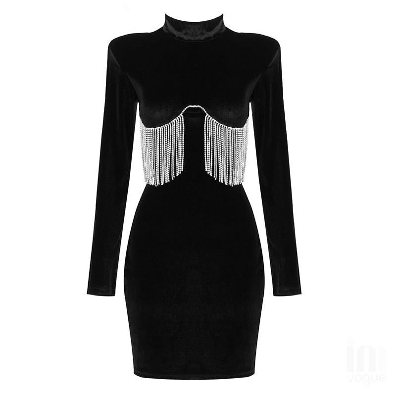 Robe Noire Impériale à Franges Argentées – Reine de l’Hiver