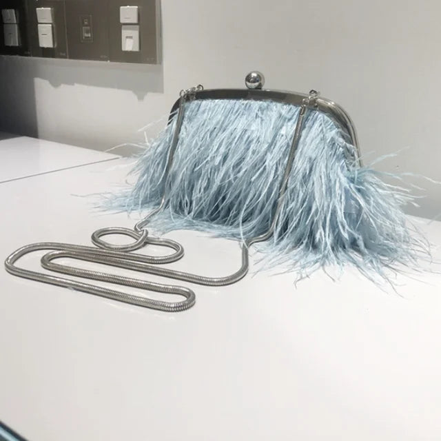 Sac de Soirée Plumes & Perles – Éclat d’Hiver