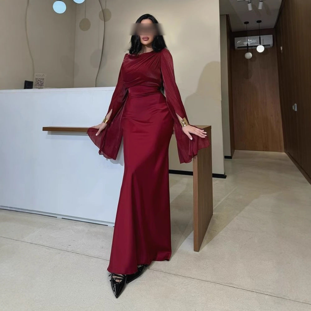 La Comtesse Écarlate — Robe Longue aux Manches de Nuit