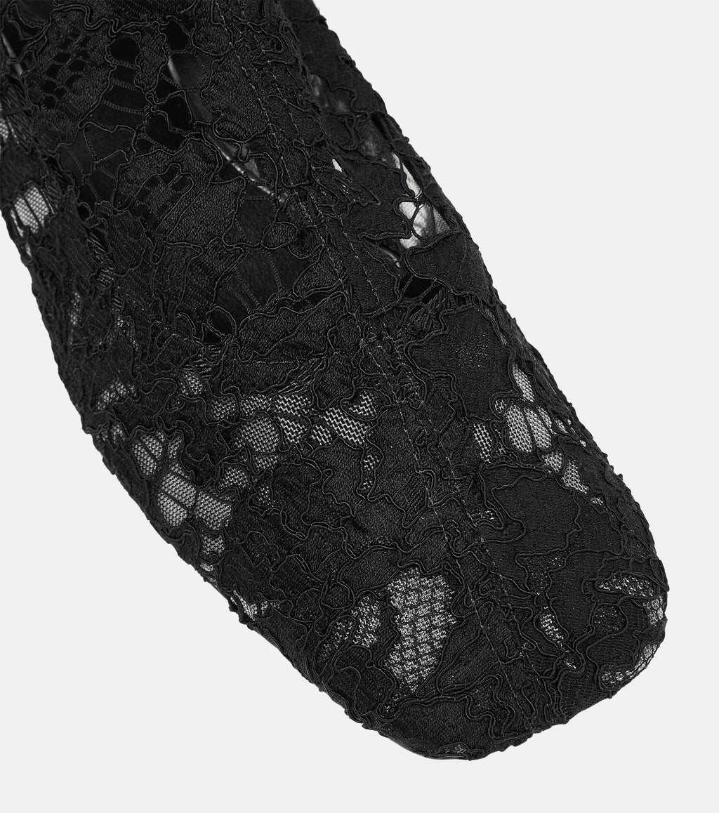 Bottes Hautes en Dentelle Noire – Ombre de Salem