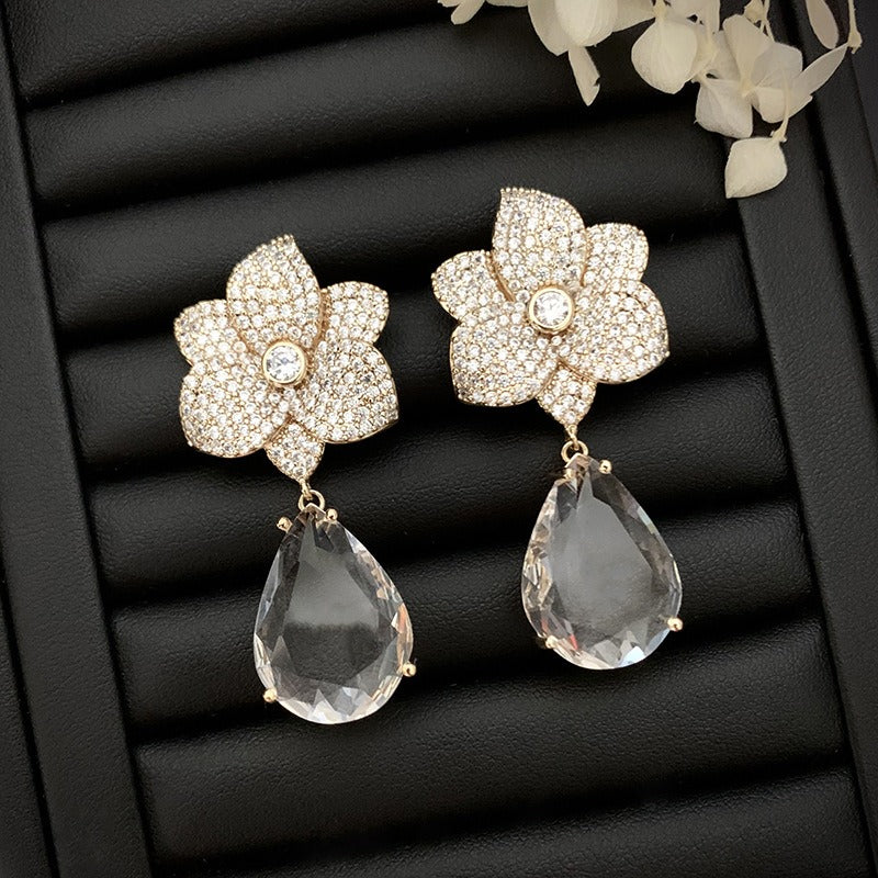 Boucles d’Oreilles Fleur d’Émeraude – Gouttes Enchantées