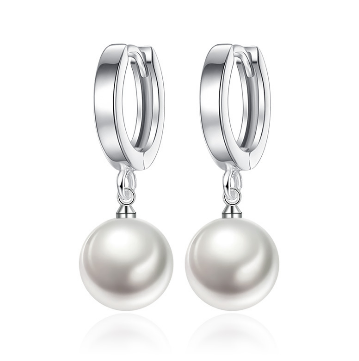 Boucles d’Oreilles Perles Blanches – Plaqué Platine