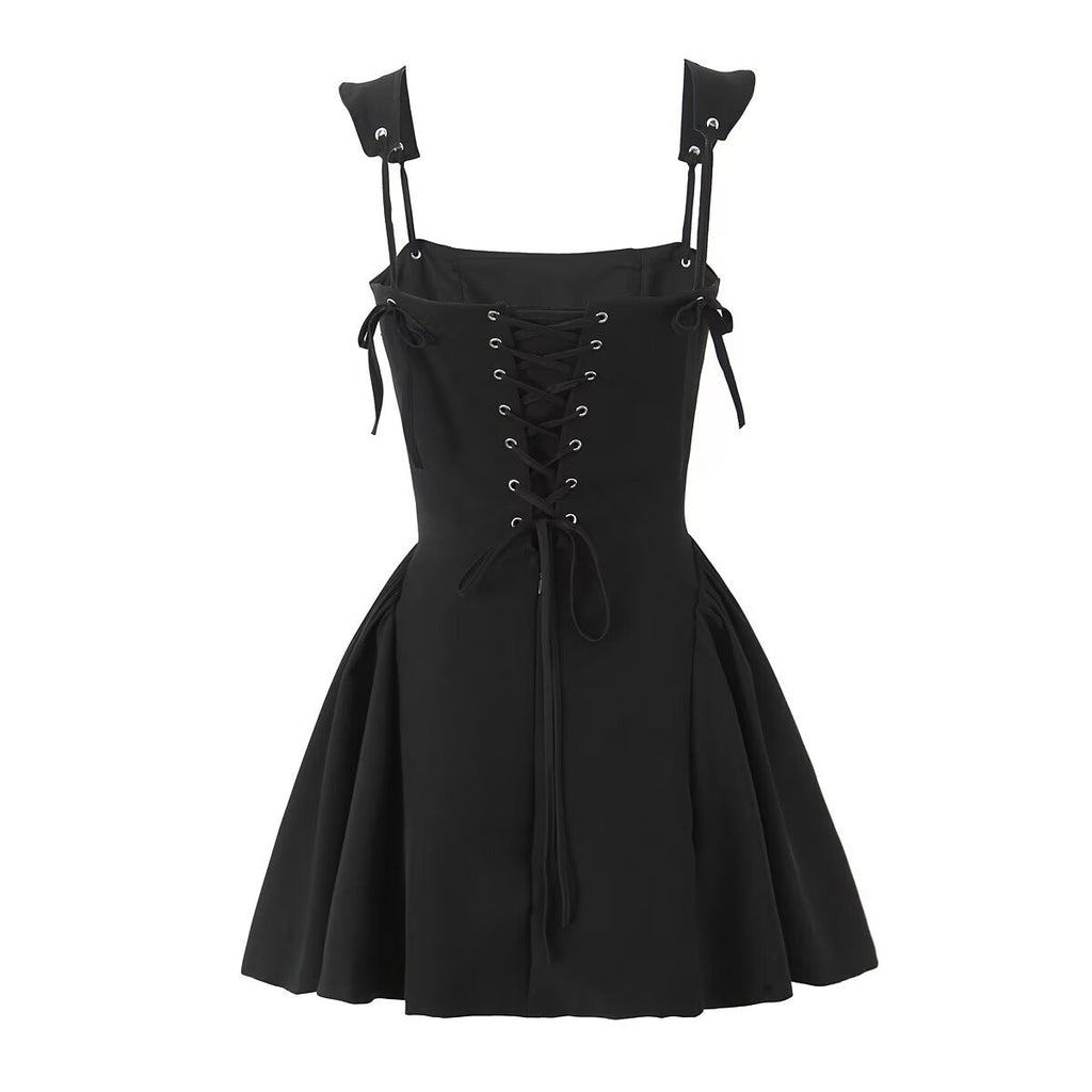 Robe Corset Noire à Bretelles Bouclées – Cirque des Ombres