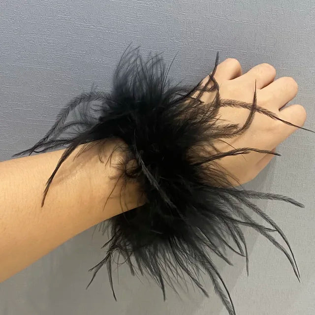 Manchette de Plumes – Nuit de Cabaret