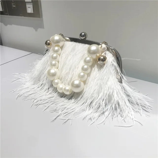 Sac de Soirée Plumes & Perles – Éclat d’Hiver