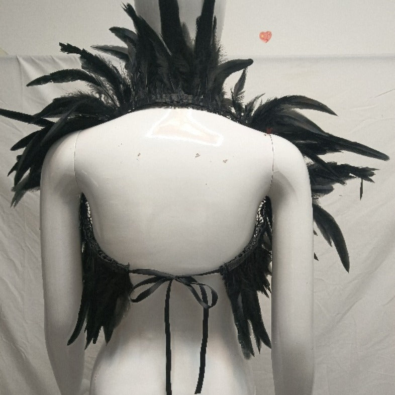 🎪 Les Plumes de la Funambule — Étole Gothique en Plumes & Dentelle