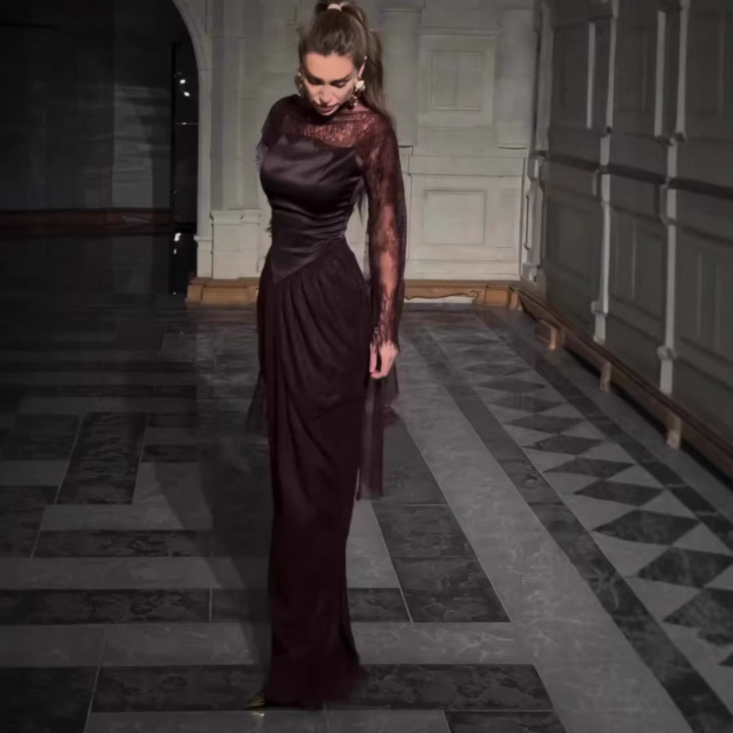 Robe de la Comtesse Écarlate – Dentelle & Élégance Vampirique