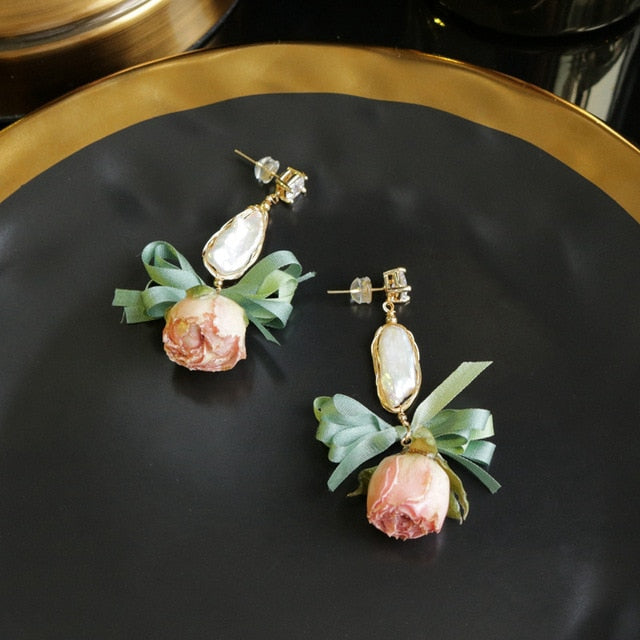🌹 Les Perles de la Rose Engloutie — Boucles d’Oreilles Baroques