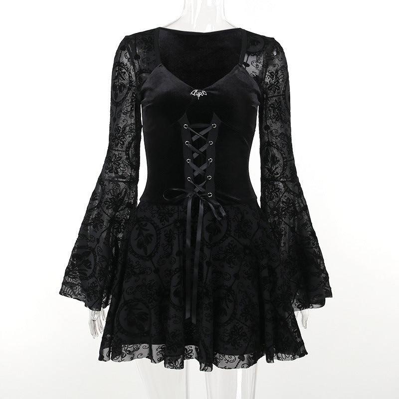 Robe de Salem en Velours Noir & Dentelle – Élégance Victorienne