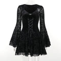Robe de Salem en Velours Noir & Dentelle – Élégance Victorienne