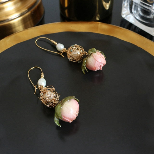 🌹 Les Perles de la Rose Engloutie — Boucles d’Oreilles Baroques