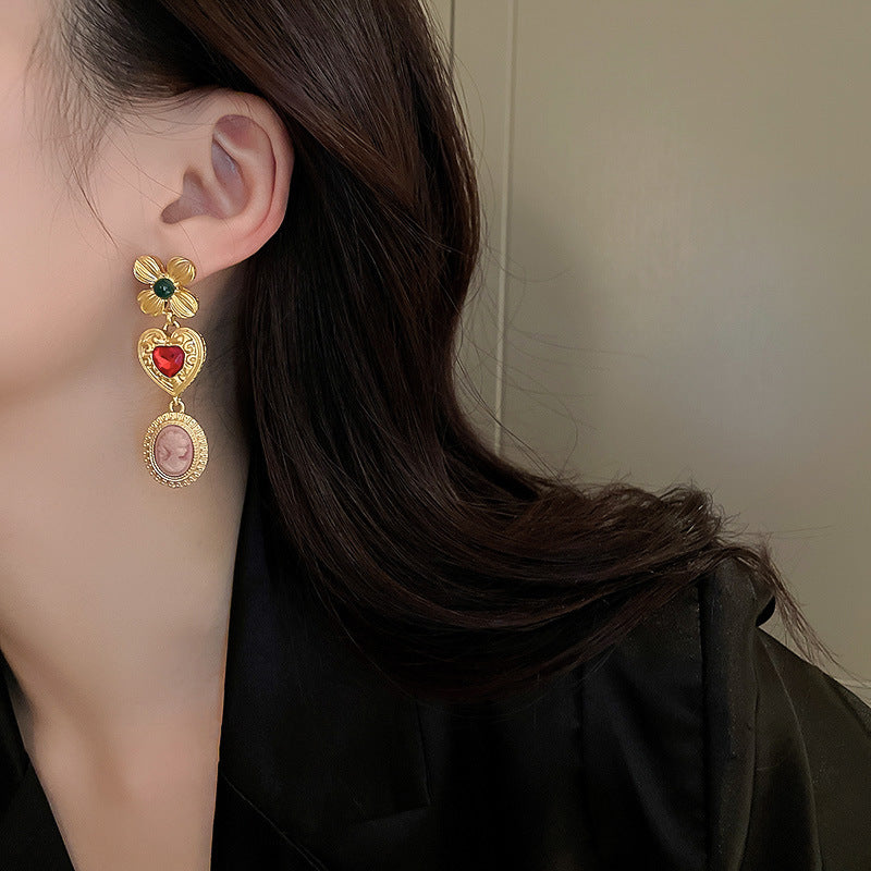 Les Médaillons des Ombres — Boucles d’Oreilles Vintage