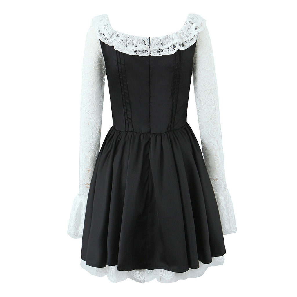 La Veuve de Salem — Robe Noire en Satin & Dentelle