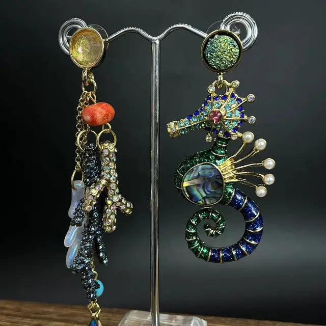 Les Reliques de l’Hippocampe — Boucles d’Oreilles Asymétriques