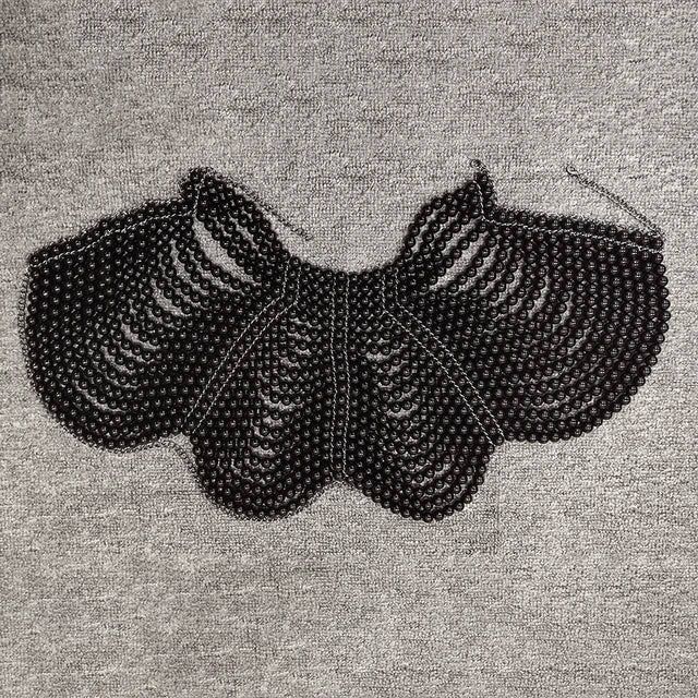 Plastron d’Épaules en Perles – Cape Bijou Mystique
