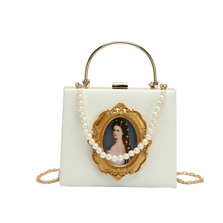 Minaudière Camée Héritage – Perles & Portrait Baroque