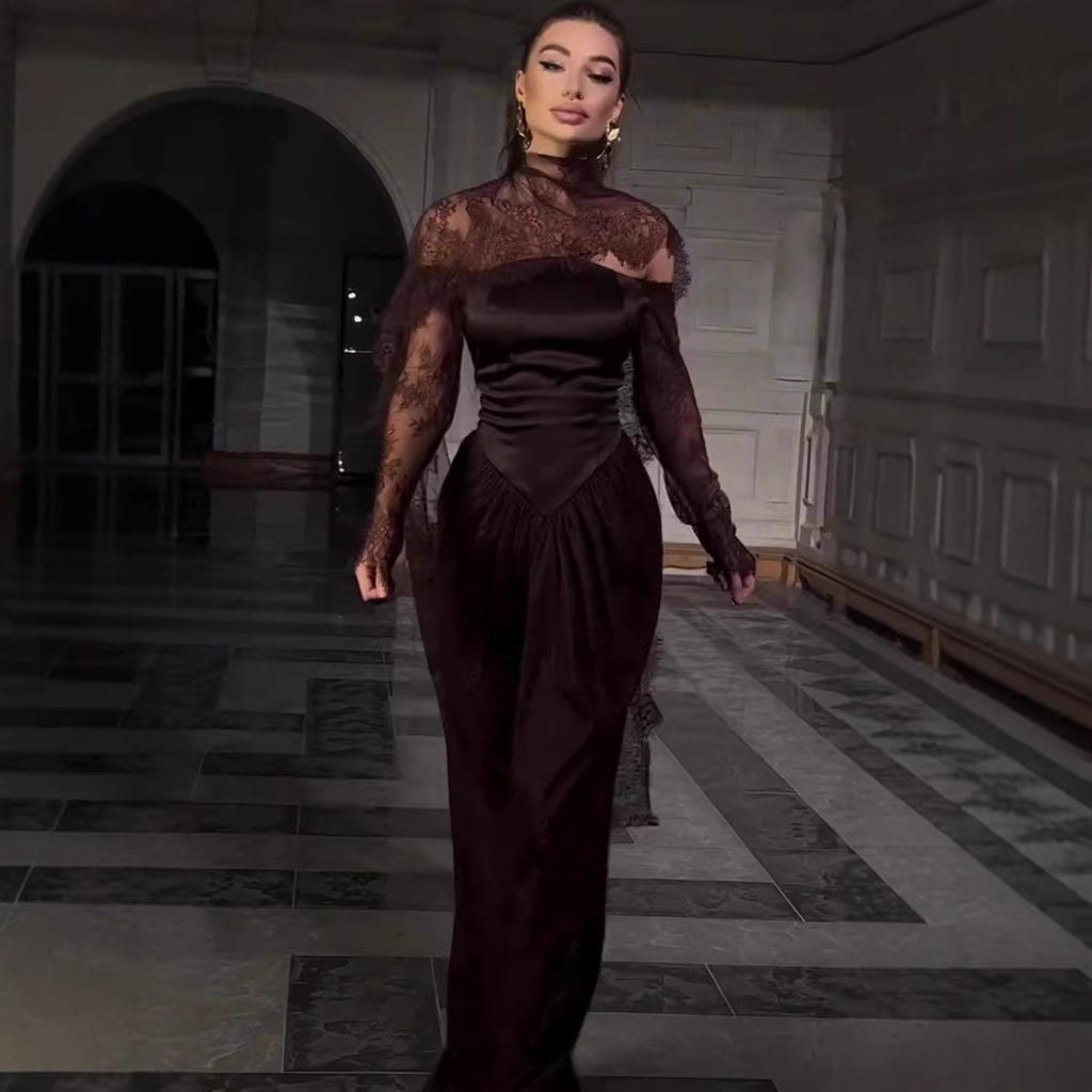 Robe de la Comtesse Écarlate – Dentelle & Élégance Vampirique