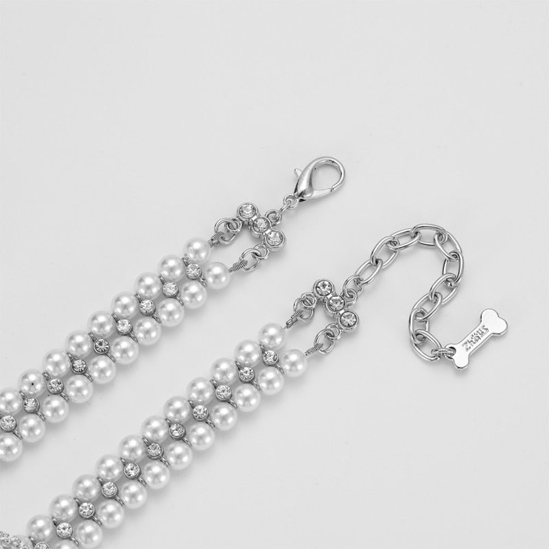 Le Collier du Petit Marquis — Bijou Blanc Scintillant