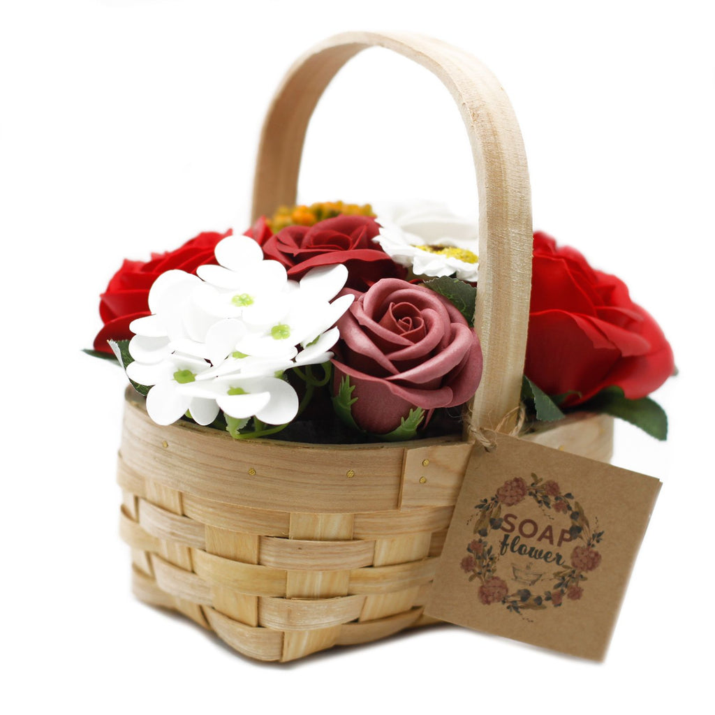 Bouquet Écarlate – Fleurs de Savon en Panier d’Osier 🌹🖤