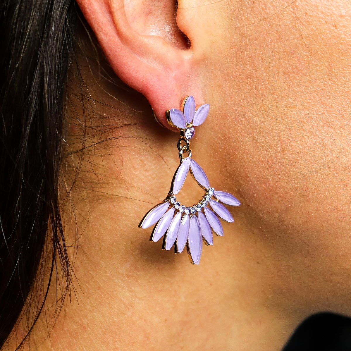 Lueur des Hespérides – Boucles d’Oreilles en Verre Lavande
