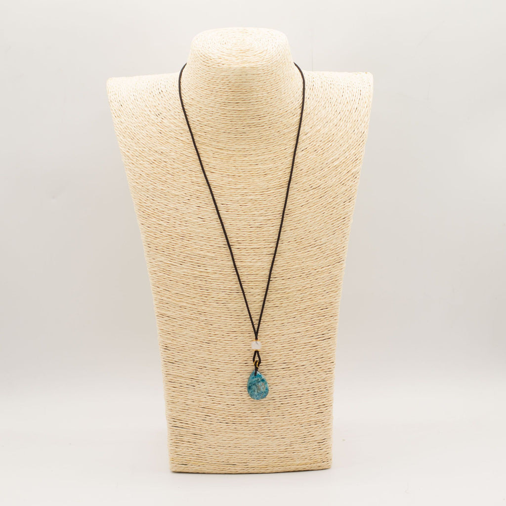 Larme de Lune – Pendentif en Howlite Blanche 🌙