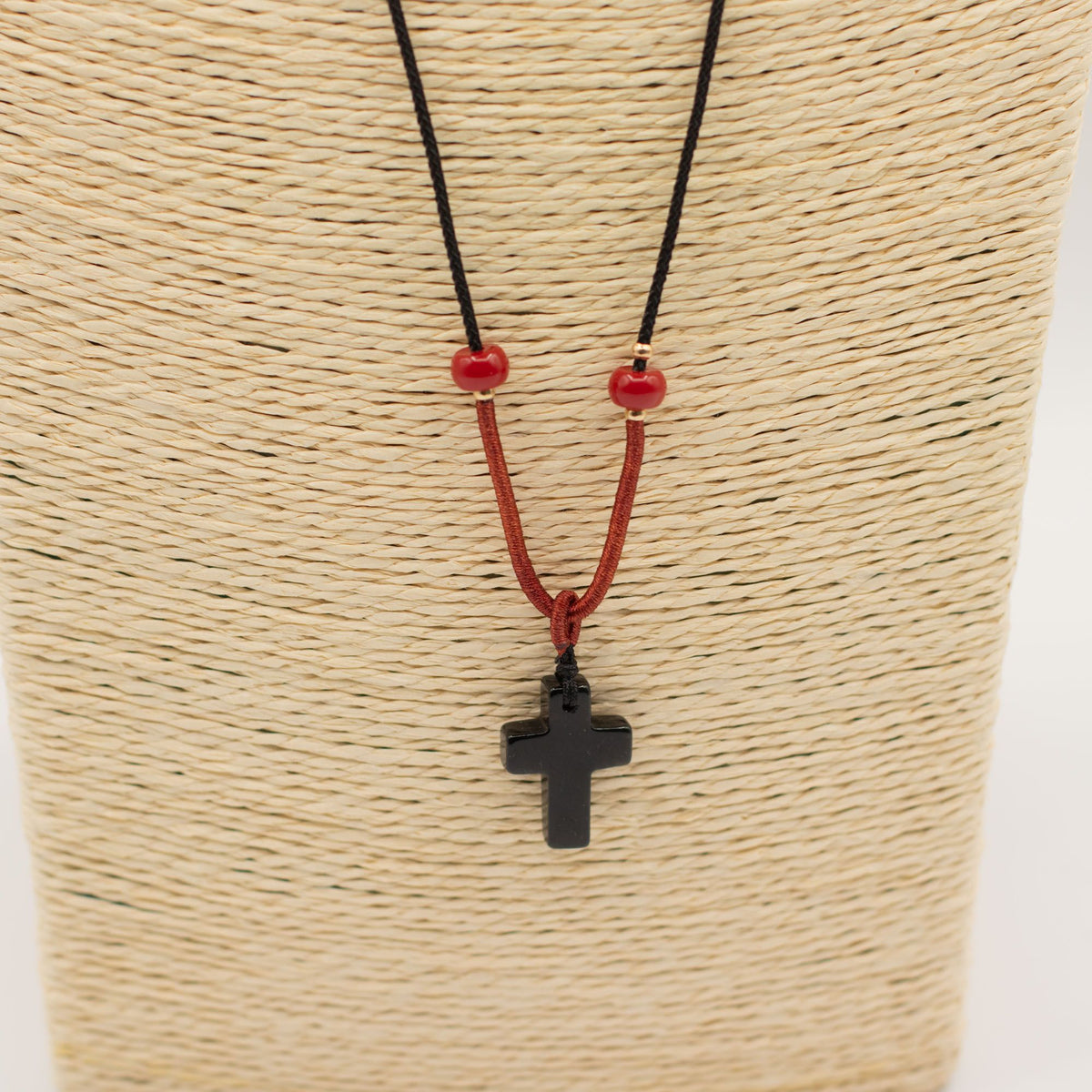Pendentif Croix en Agate Noire